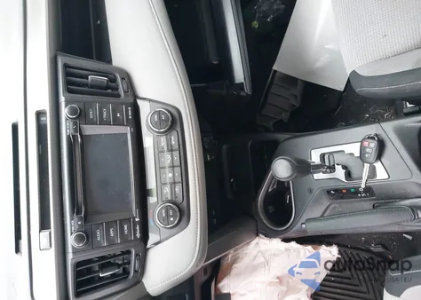 2016 Toyota Rav4 Xle z USA, uszkodzony, nr VIN 2T3WFREV5GW305873